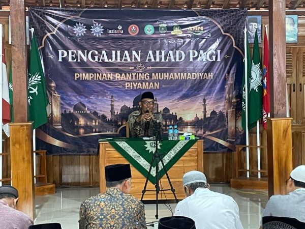 Pengajian Ahad Pagi (PAP) PRM Piyaman bersama Ustadz Drs. H. Faizuz Sabani, M.A